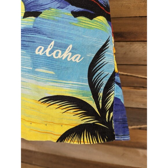 Vintage Royal Hawaiian Creations Mens Short Sleeve Hawaiian Shirt Size M USA - Picture 4 of 15